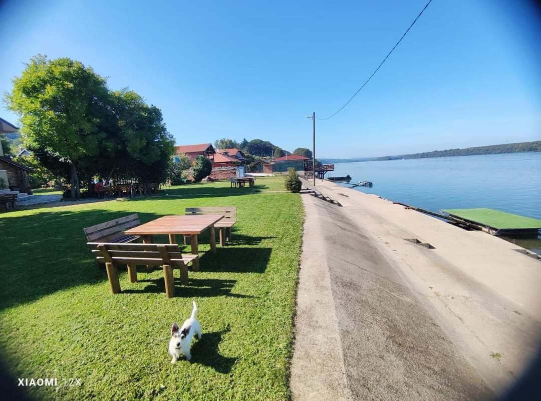 Vila Maza Smederevo Luaran gambar